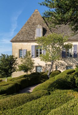 Dordogne, Fransa - 3 Eylül 2018: Jardins de Marqueyssac Fransa'nın Dordogne bölgedeki bahçelerde budama sanatı