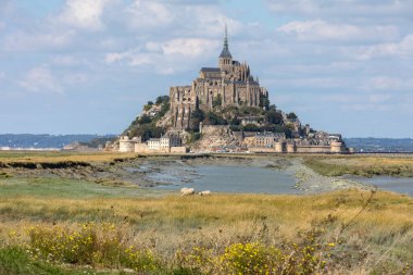 Le Mont-Saint-Michel, ünlü manastırı olan ada, Normandiya, Fransa