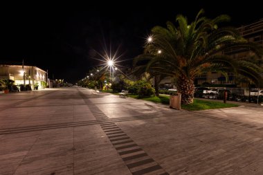 Lido di Camaiore 'da terk edilmiş bir gezinti alanı, İtalyanlar tarafından sevilen bir sahil beldesi. Toskana, İtalya