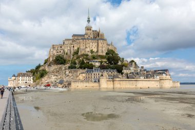 Le Mont-Saint-Michel, Fransa - 13 Eylül 2018: Mont-Saint-Michel, ünlü manastır, Normandiya, Fransa