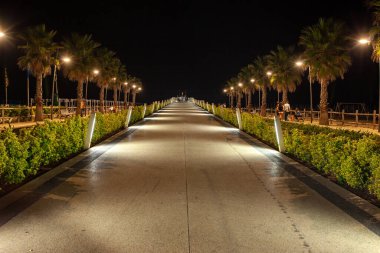 Lido di Camaiore 'da terk edilmiş bir gezinti alanı, İtalyanlar tarafından sevilen bir sahil beldesi. Toskana, İtalya