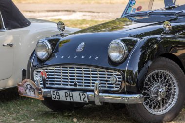 Eyrignac, Fransa - 2 Eylül 2018: Triumph TR3 Car Park Etrignac, Dordogne. Fransa