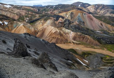 Fjallabak Doğa Rezervi 'ndeki Landmannalaugar volkanik dağları. İzlanda
