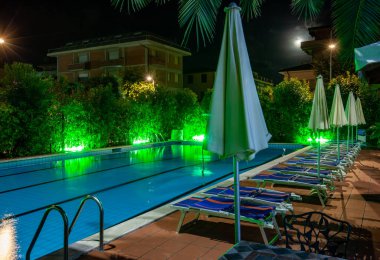 Lido di Camaiore, İtalya - 5 Eylül 2011: Lido di Camaiore otelinde yüzme havuzu. İtalya