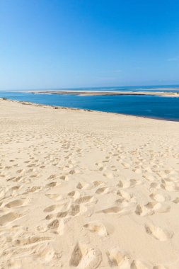 Avrupa 'nın en uzun kum tepeciği olan Pilat Kumulundan bir görüntü. La Teste-de-Buch, Arcachon Körfezi, Aquitaine, Fransa 