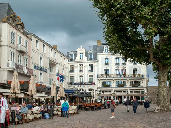 Saint Malo Bretagne France Septembre 2018 Restaurants Avec Personnes Dînant — Photo