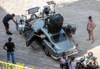 Matera, İtalya - 15 Eylül 2019: Bond 25, Aston Martin DB5 Sassi, Matera, İtalya 'da 