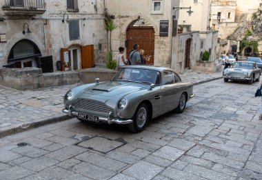 Matera, İtalya - 17 Eylül 2019: Aston Martin DB5, Matera, İtalya 'da 