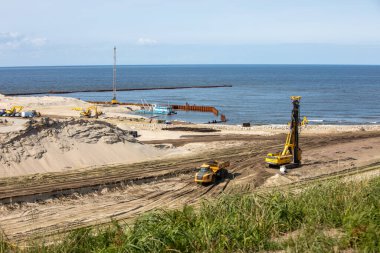 Vistula Spit, Polonya - 11 Eylül 2010: Polonya 'da resmi adı Nowy Swiat kanalı olan Vistula Spit kanalının yapımı