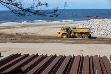 Vistula Spit, Polonya - 11 Eylül 2010: Polonya 'da resmi adı Nowy Swiat kanalı olan Vistula Spit kanalının yapımı