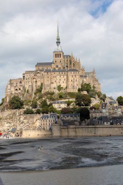 Mont-Saint-Michel, ünlü manastırı olan ada, Normandiya, Fransa