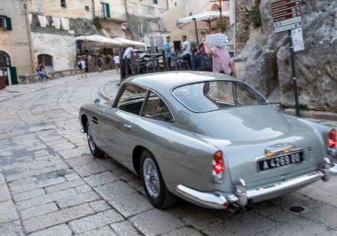 Matera, İtalya - 15 Eylül 2019: Aston Martin DB5, Matera, İtalya 'da 