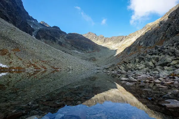 Kolam Lembah Lima Danau Spis Dikelilingi Oleh Puncak Berbatu Pegunungan — Stok Foto