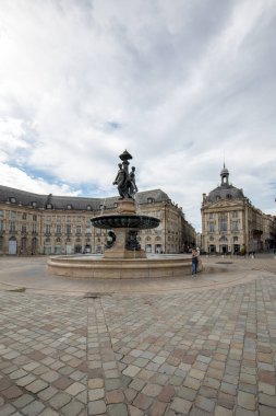 Bordeaux, Fransa - 9 Eylül 2018: Three Graces, Place de la Bourse, Bordeaux, Fransa