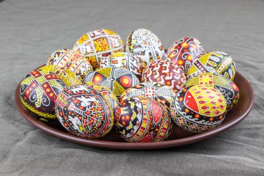 Koleksiyondan boyalı yumurta 