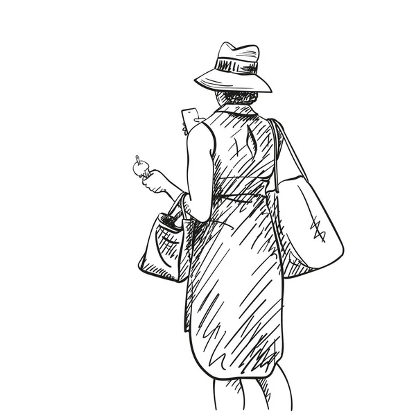 帽子とファッションドレスを身に着けているスマートフォン アイスクリームやショッピングバッグを持つ女性のスケッチ バックビュー ハッチング色合いと手描きイラスト — ストックベクタ