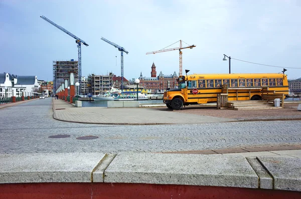 Helsingborg Schweden April 2018 Eiscafé Gelben Thomas Bus Der Uferpromenade — Stockfoto