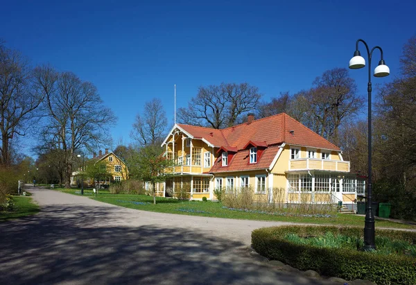 Helsingborg Suecia Abril 2018 Hermosa Casa Amarilla Brunnsparken Lakarvillan Centro — Foto de Stock