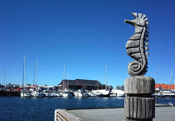 Raa Svezia Aprile 2018 Scultura Legno Cavalluccio Marino Nel Porto — Foto Stock