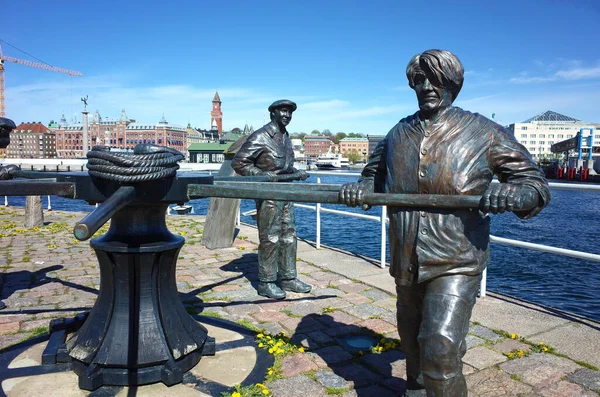 Helsingborg Suecia Mayo 2018 Detalle Escultura Marítima Marineros Trabajando Capitan —  Fotos de Stock