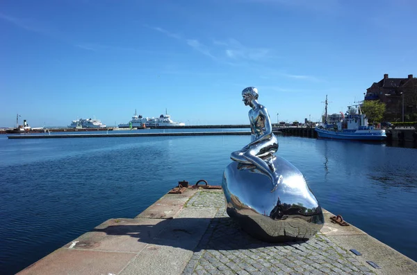 Helsingor Denmark May 2018 Sculpture Han Naked Young Man Siting — Stock Photo, Image