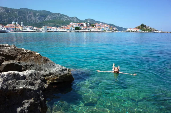 Kokkari Samos Adası Yunanistan Mayıs 2018 Kadın Ege Denizi Nin — Stok fotoğraf