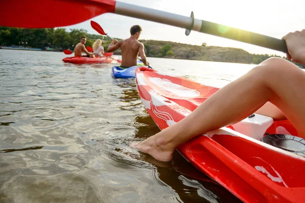 Friends Having Fun Kayaks Beautiful River Lake Sunset — Stock Photo, Image