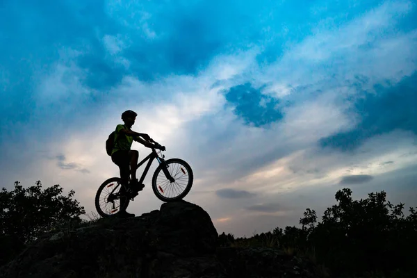 Silhouette Ciclista Con Mountain Bike Rock Tramonto Sport Estremi Enduro — Foto Stock