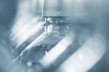 Şişelenmiş suyun satırı Seçili odak