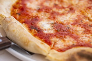 Pizza margarita yakın çekim