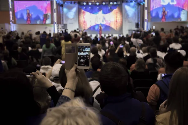 人とのお祭りイベントパーティー Blurred Background ストック写真