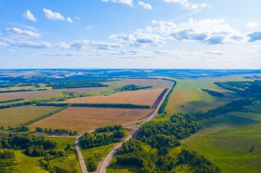 Volga ve Kama nehirlerinin kesişimindeki manzara