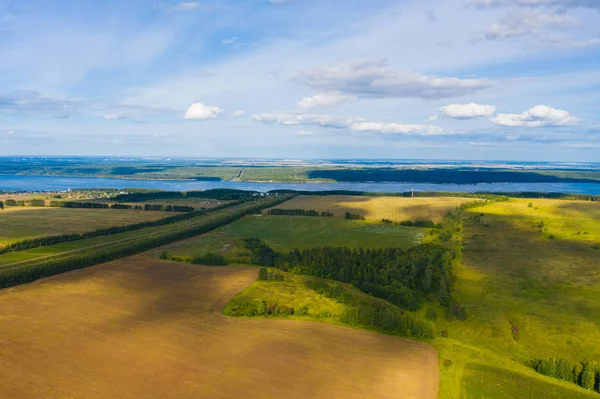 Landschaft am Zusammenfluss von Wolga und Kama — Stockfoto