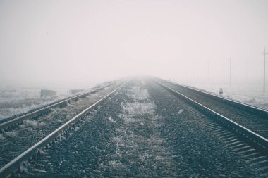 Demiryolu sisli ufukta