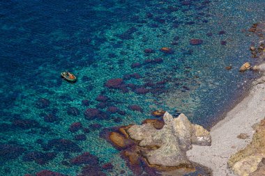 Kuş bakışı deniz manzaralı