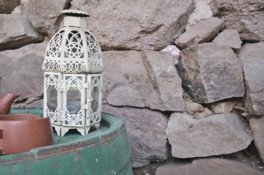 Eski stil dekorasyon ile şamdan - yakın çekim