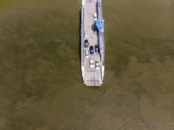 Ferryboat Carrying Cars Crossing Reiver Danube — Stock Photo, Image