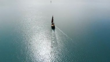 Hava video bir yelken korsan gemi denizde