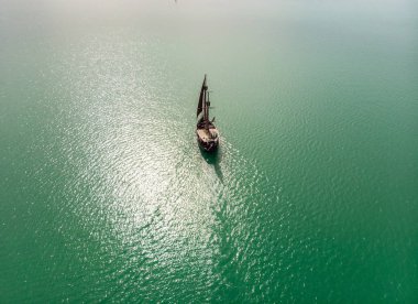 Balaton Gölü durağındayım piratel gemisiyle