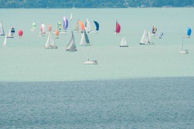 Balatonakarattya - 26 Temmuz: Yelkenli tekne rekabet 50. üzerinde th Kekszalag Şampiyonası at Lake Balaton üzerinde 26 Temmuz 2018 yılında Balatonakarattya, Macaristan.