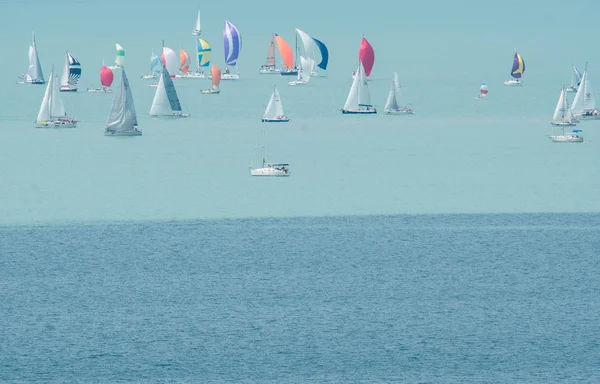 Balatonakarattya - 26 Temmuz: Yelkenli tekne rekabet 50. üzerinde th Kekszalag Şampiyonası at Lake Balaton üzerinde 26 Temmuz 2018 yılında Balatonakarattya, Macaristan.