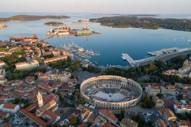Roma Colosseum Pula, Hırvatistan hava fotoğraf gündoğumu