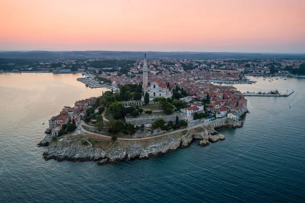 Gyönyörű Rovinj Napkeltekor Légifotó — Stock Fotó