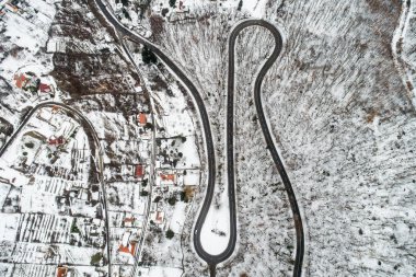 Yukarıdan kış yol açar