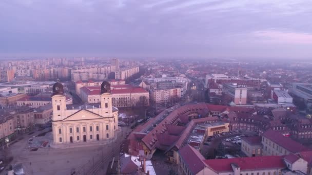 Εναέρια Βίντεο Της Μεταρρυθμισμένης Μεγάλη Εκκλησία Στην Πόλη Debrecen Ουγγαρία — Αρχείο Βίντεο