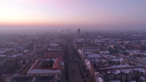 ハンガリー デブレツェン市の改革派の素晴らしい教会の空撮 — ストック動画
