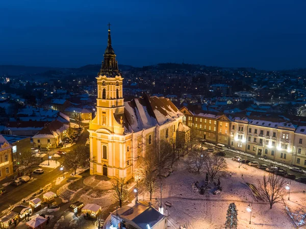 冬の教会で Szekszard の鳥瞰図 — ストック写真