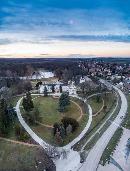 Hermoso Castillo Brunszvik Martonvasar Hungría — Foto de Stock