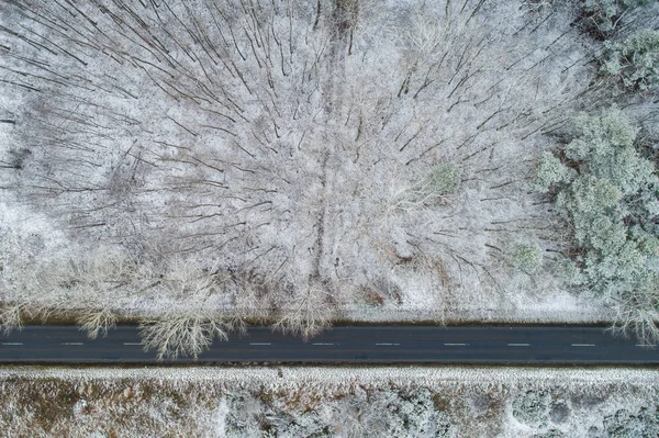 Droga Snowy Lasu Węgrzech — Zdjęcie stockowe