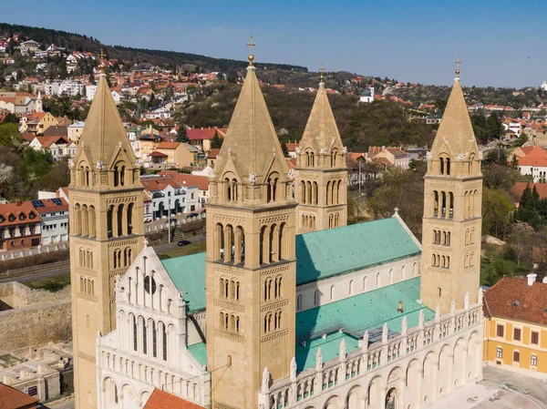 Pecs, Szekesegyhaz. Vista de pájaro — Foto de Stock